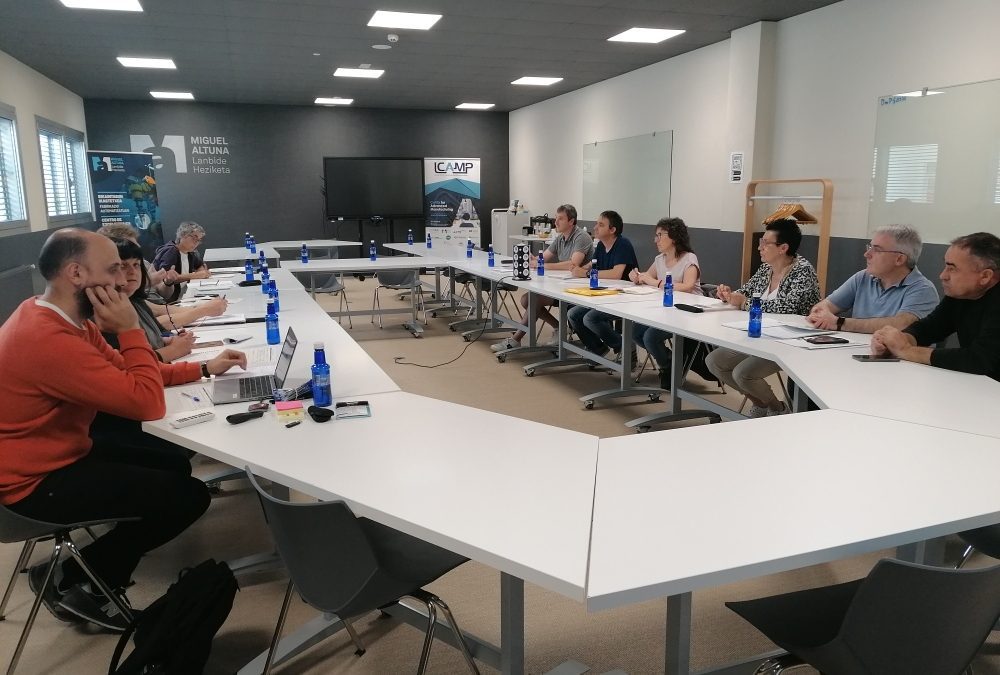 Herri eta eskualdeetako lan-munduko euskara planen lan-bilera egin dugu Bergaran